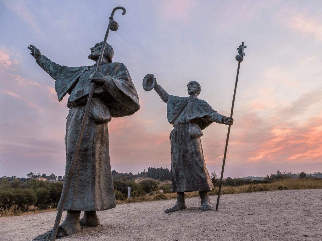 Pilgrim statues at Monte de Gozo