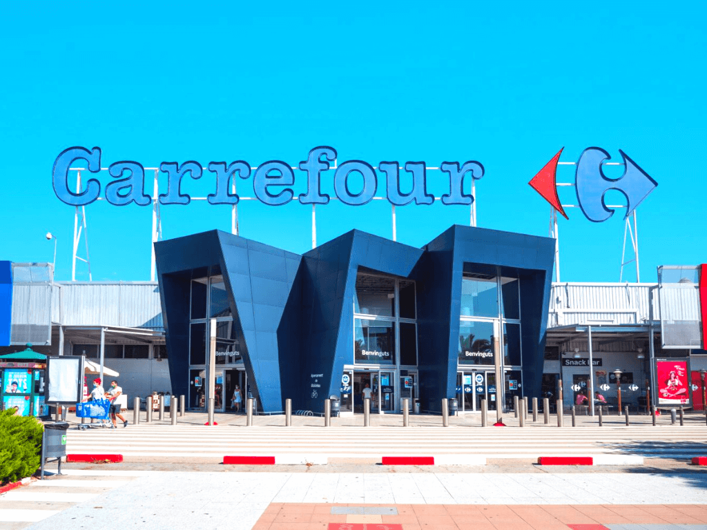 carrefour the french version of walmart facade