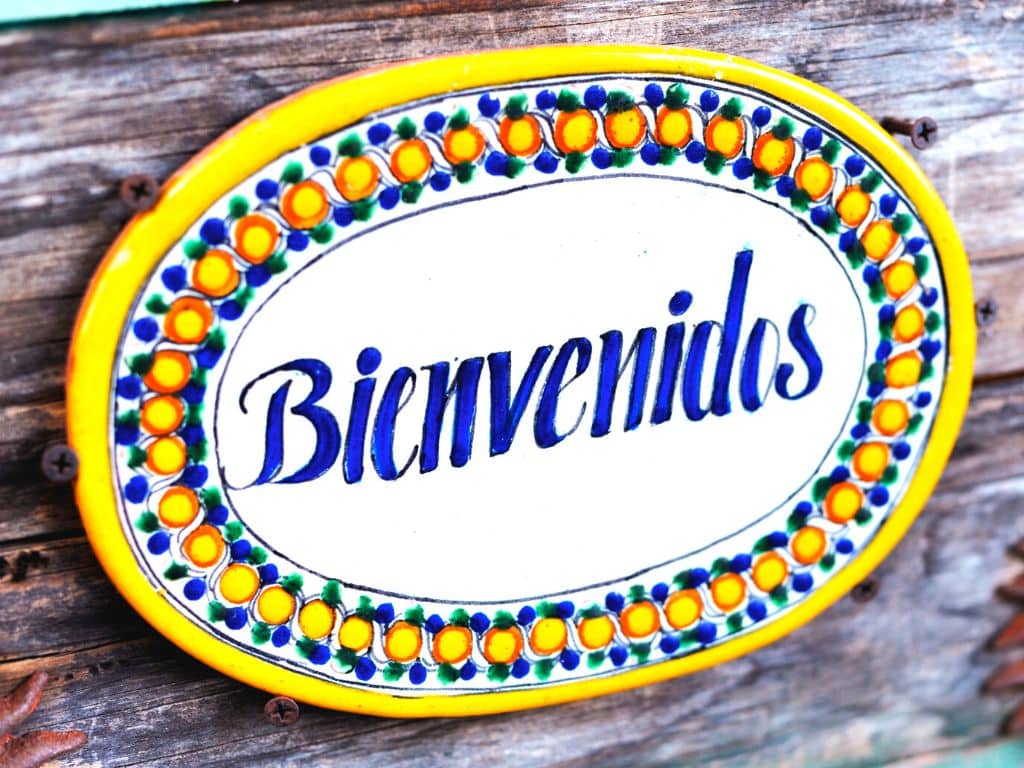 How to Pronounce Bienvenida? (Spanish) 