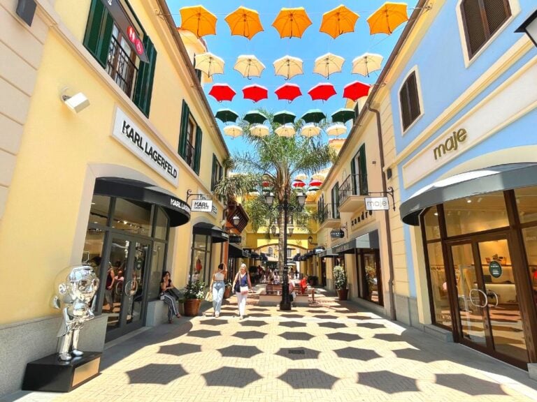 15 Best Málaga Shopping Centers & Shopping Spots 2024